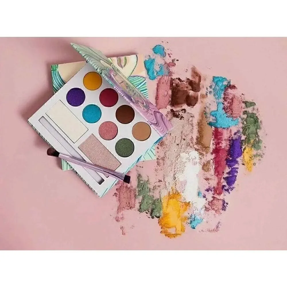 Moods by Laura Sanchez Eyeshadow and Highlighter Palette